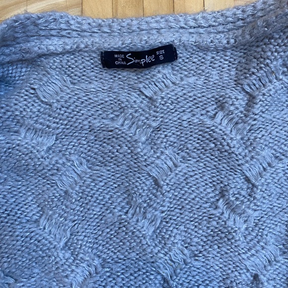 Simple Gray Textured Knit Sweater - Picture 8 of 8